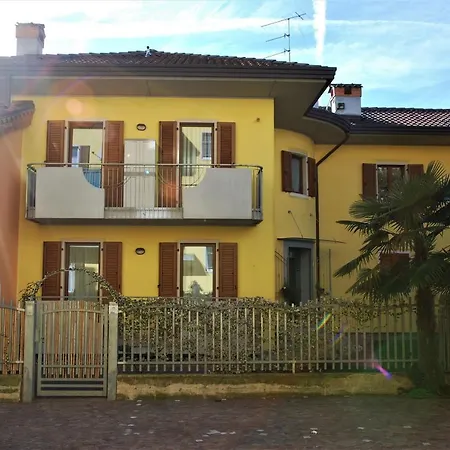 Casa Vacanze Arcobaleno Apartment *